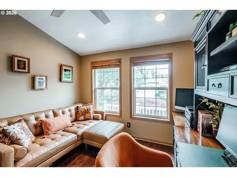 2120 Woodhaven Court NW Salem OR 97304