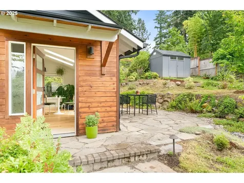 8160 SW 41st Avenue Portland OR 97219