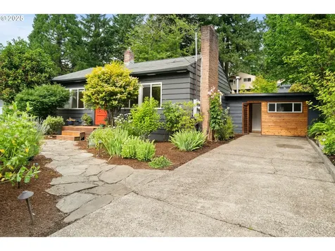 8160 SW 41st Avenue Portland OR 97219