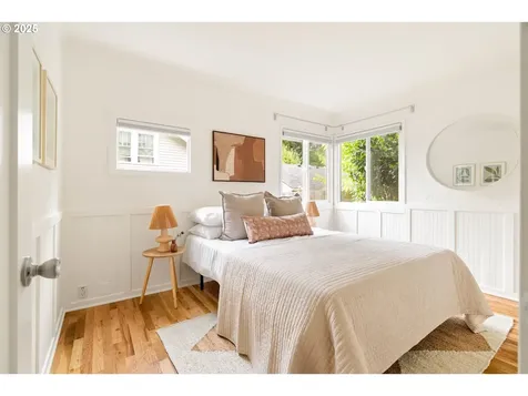 8160 SW 41st Avenue Portland OR 97219