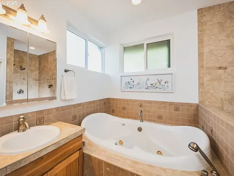 4306 NW 121st Circle Vancouver WA 98685