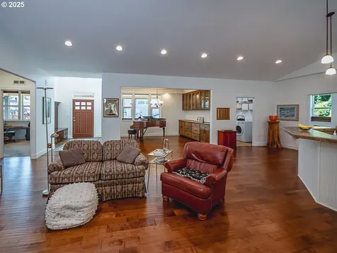 4306 NW 121st Circle Vancouver WA 98685