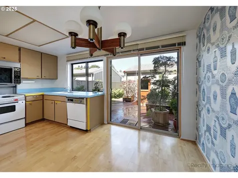 2051 Bonniebrae Drive Lake Oswego OR 97034
