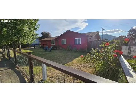 208 NE Darcie Way Myrtle Creek OR 97457