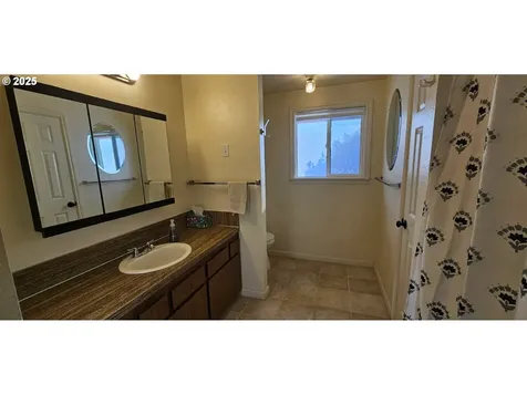 208 NE Darcie Way Myrtle Creek OR 97457