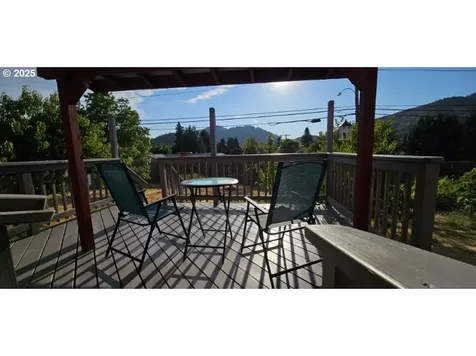 208 NE Darcie Way Myrtle Creek OR 97457