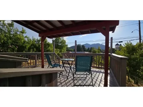 208 NE Darcie Way Myrtle Creek OR 97457