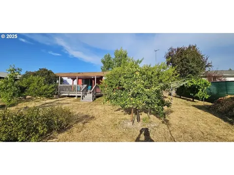 208 NE Darcie Way Myrtle Creek OR 97457