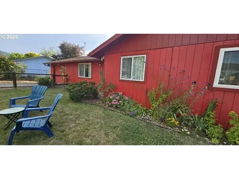 208 NE Darcie Way Myrtle Creek OR 97457
