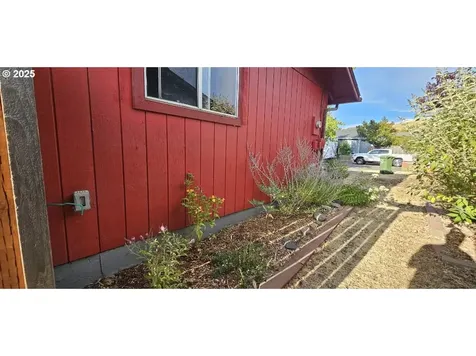 208 NE Darcie Way Myrtle Creek OR 97457