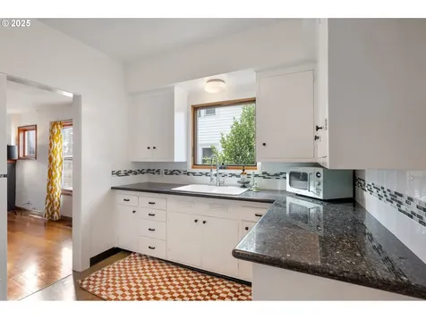 7221 SE Holgate Boulevard Portland OR 97206