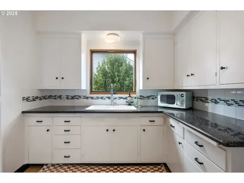 7221 SE Holgate Boulevard Portland OR 97206