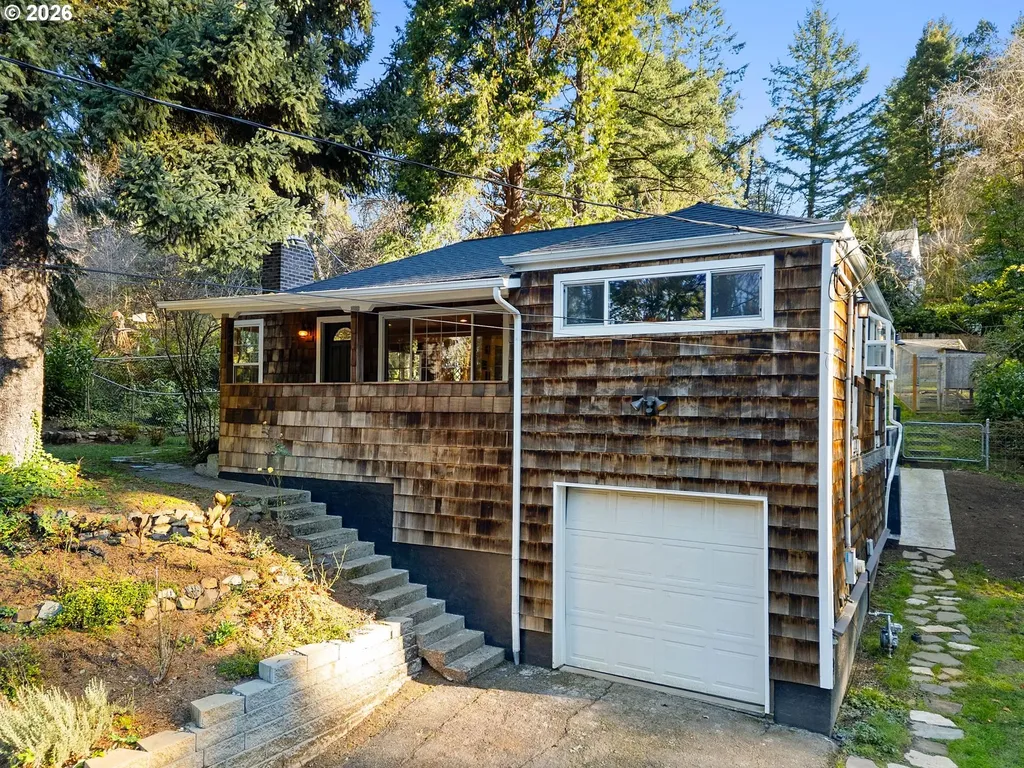 9208 SW 44th Avenue Portland OR 97219