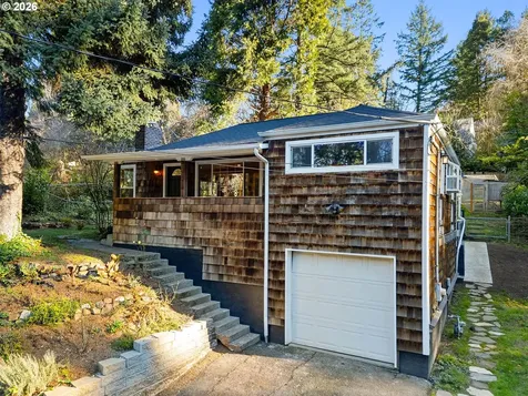 9208 SW 44th Avenue Portland OR 97219