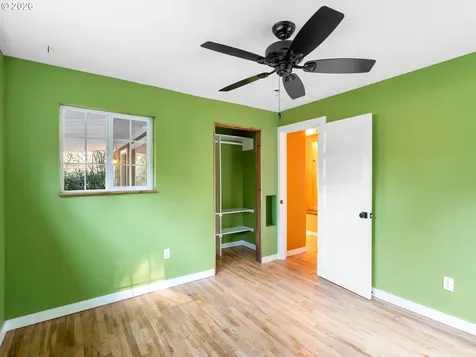 9208 SW 44th Avenue Portland OR 97219