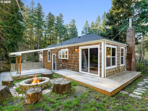 9208 SW 44th Avenue Portland OR 97219
