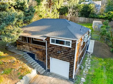 9208 SW 44th Avenue Portland OR 97219