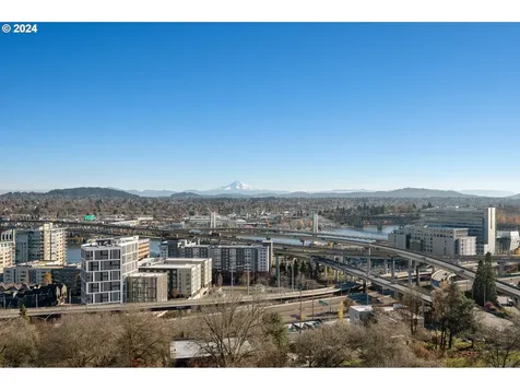 2221 SW 1st Avenue Portland OR 97201
