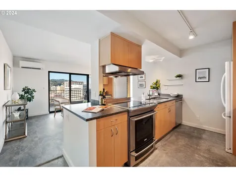 2221 SW 1st Avenue Portland OR 97201