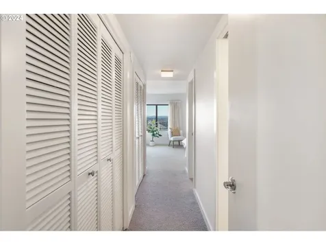 2221 SW 1st Avenue Portland OR 97201