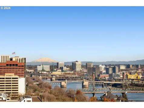 2221 SW 1st Avenue Portland OR 97201