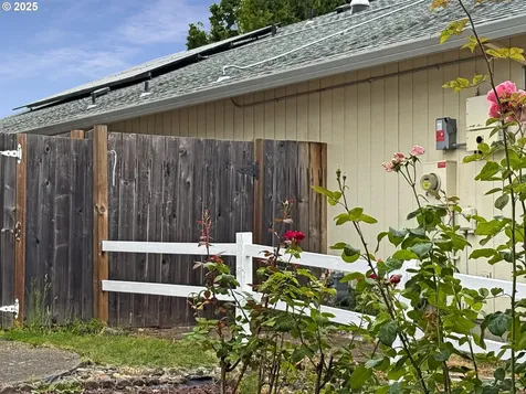 573 SE 73rd Avenue Hillsboro OR 97123