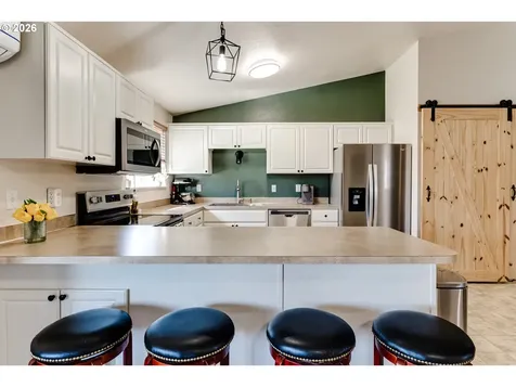 549 Gilfry Avenue Creswell OR 97426