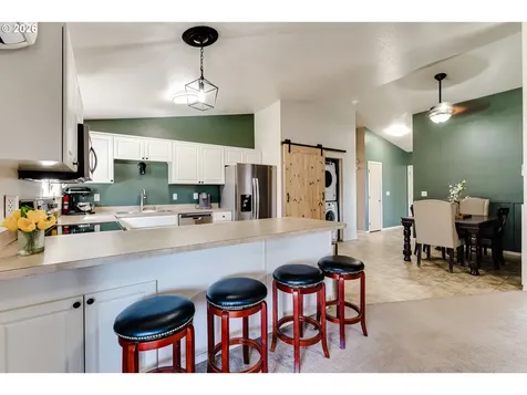 549 Gilfry Avenue Creswell OR 97426