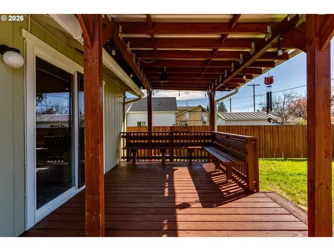 549 Gilfry Avenue Creswell OR 97426