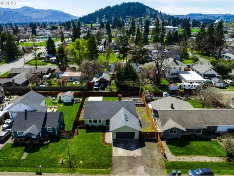549 Gilfry Avenue Creswell OR 97426