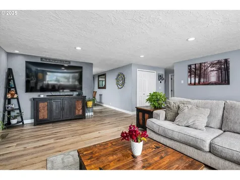 37807 Camp Creek Road Springfield OR 97478
