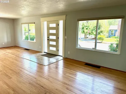 1435 NE Buffalo Street Portland OR 97211