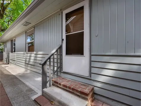 1435 NE Buffalo Street Portland OR 97211