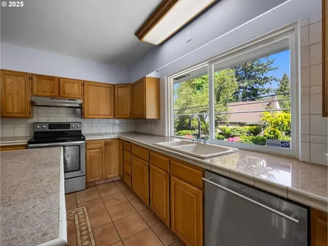 1435 NE Buffalo Street Portland OR 97211