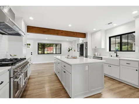 5801 NE Abbey Road Carlton OR 97111