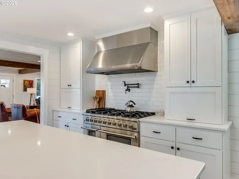 5801 NE Abbey Road Carlton OR 97111