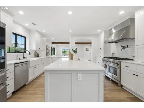 5801 NE Abbey Road Carlton OR 97111