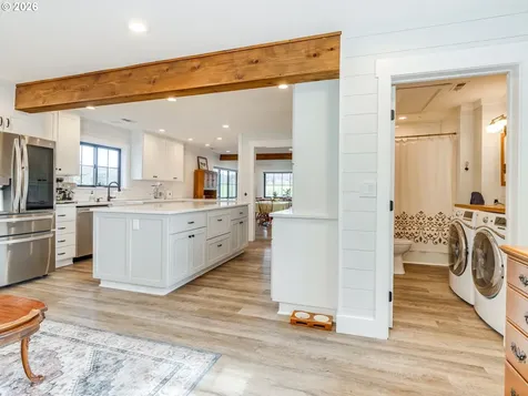 5801 NE Abbey Road Carlton OR 97111