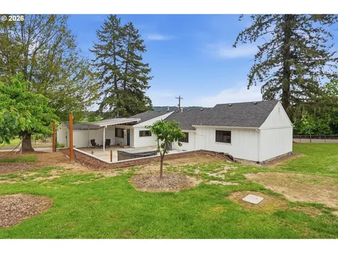 5801 NE Abbey Road Carlton OR 97111