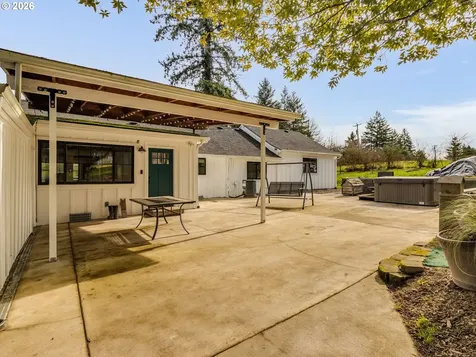 5801 NE Abbey Road Carlton OR 97111