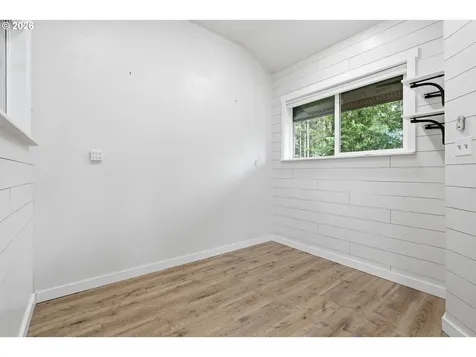5801 NE Abbey Road Carlton OR 97111