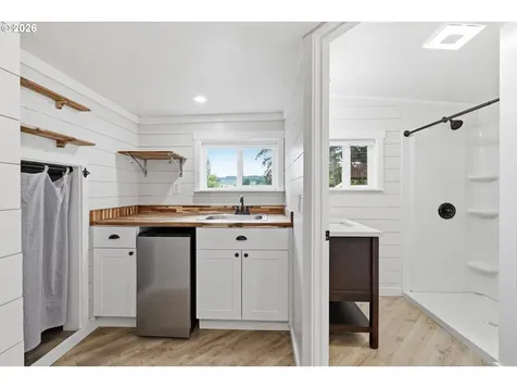 5801 NE Abbey Road Carlton OR 97111