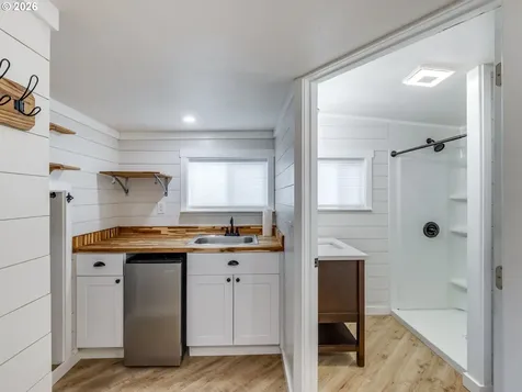 5801 NE Abbey Road Carlton OR 97111