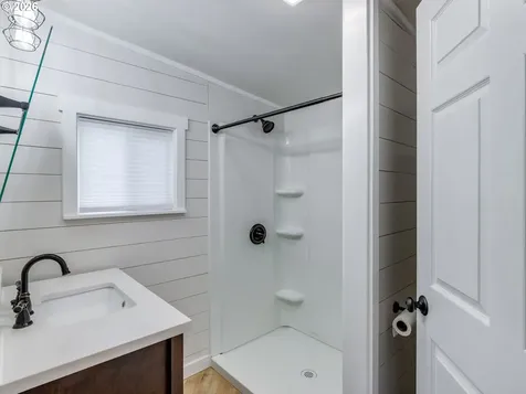 5801 NE Abbey Road Carlton OR 97111