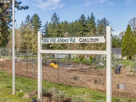 5801 NE Abbey Road Carlton OR 97111
