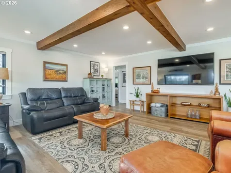 5801 NE Abbey Road Carlton OR 97111