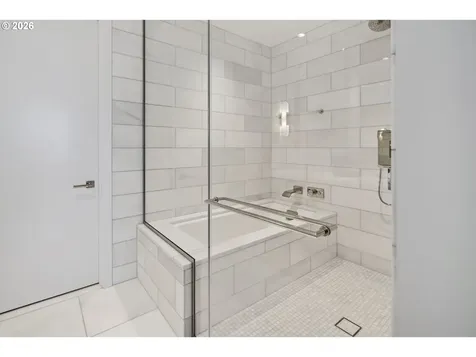 550 SW 10th Avenue Portland OR 97205