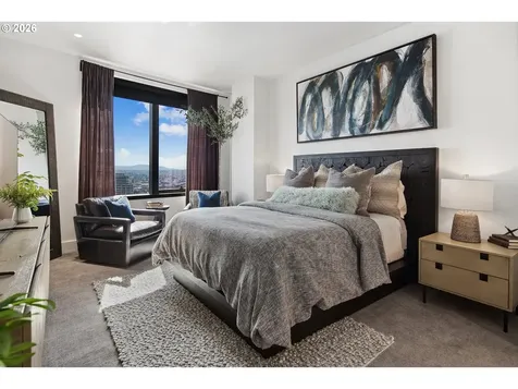 550 SW 10th Avenue Portland OR 97205