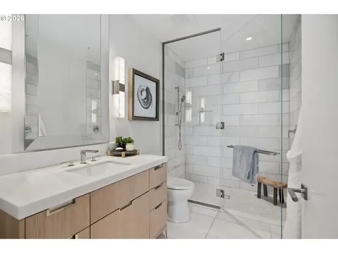 550 SW 10th Avenue Portland OR 97205