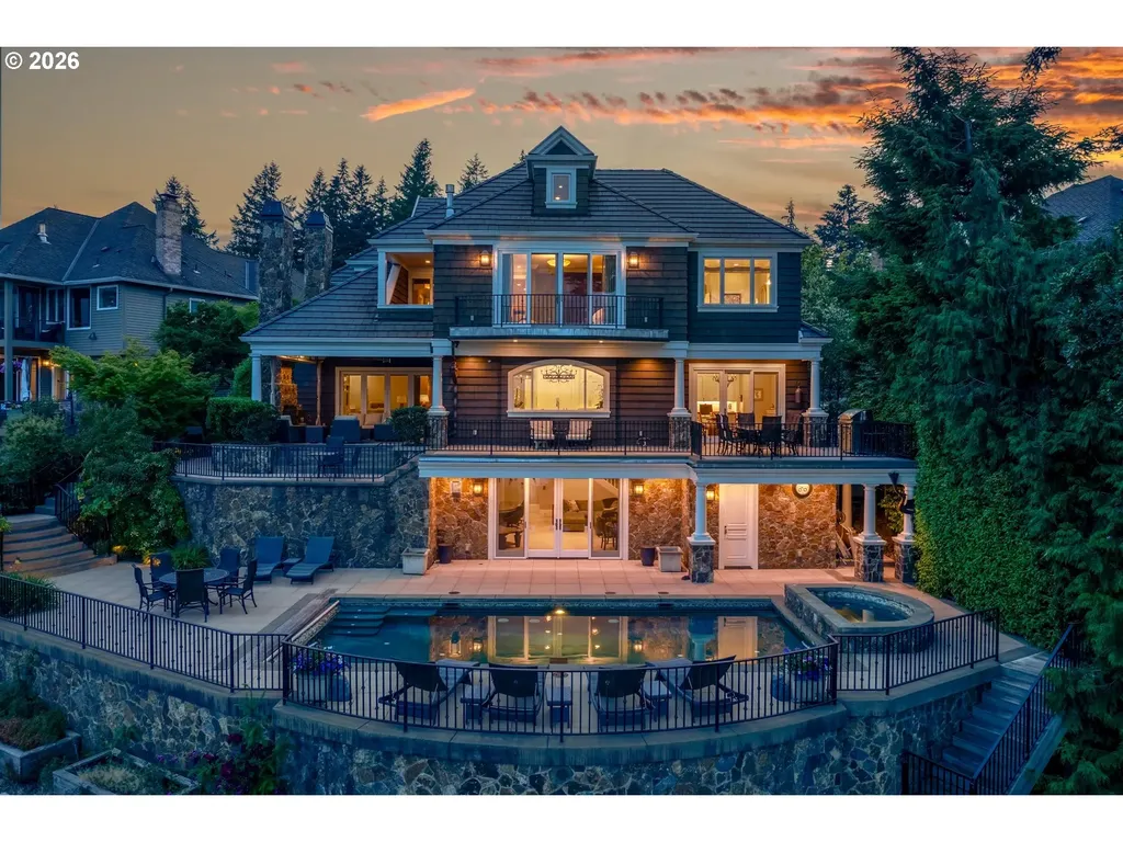 15599 Village Drive Lake Oswego OR 97034